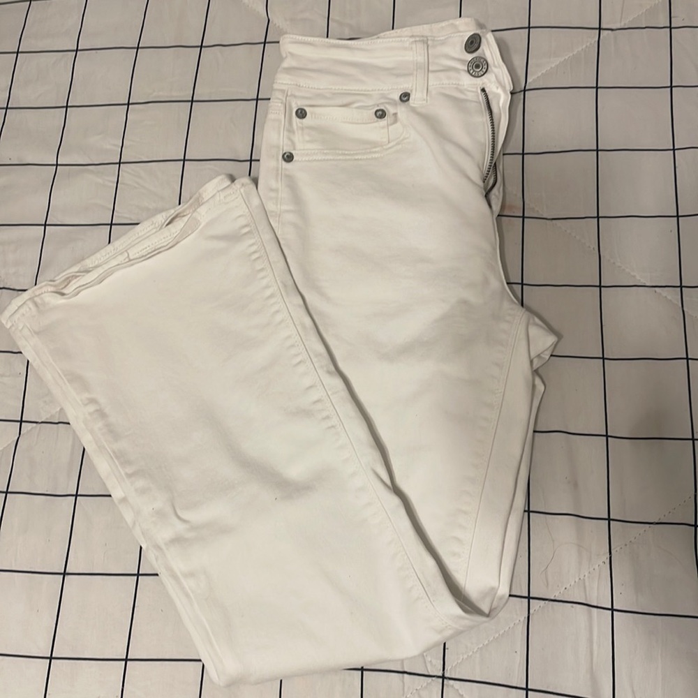 American Eagle White super stretch boot cut jeans